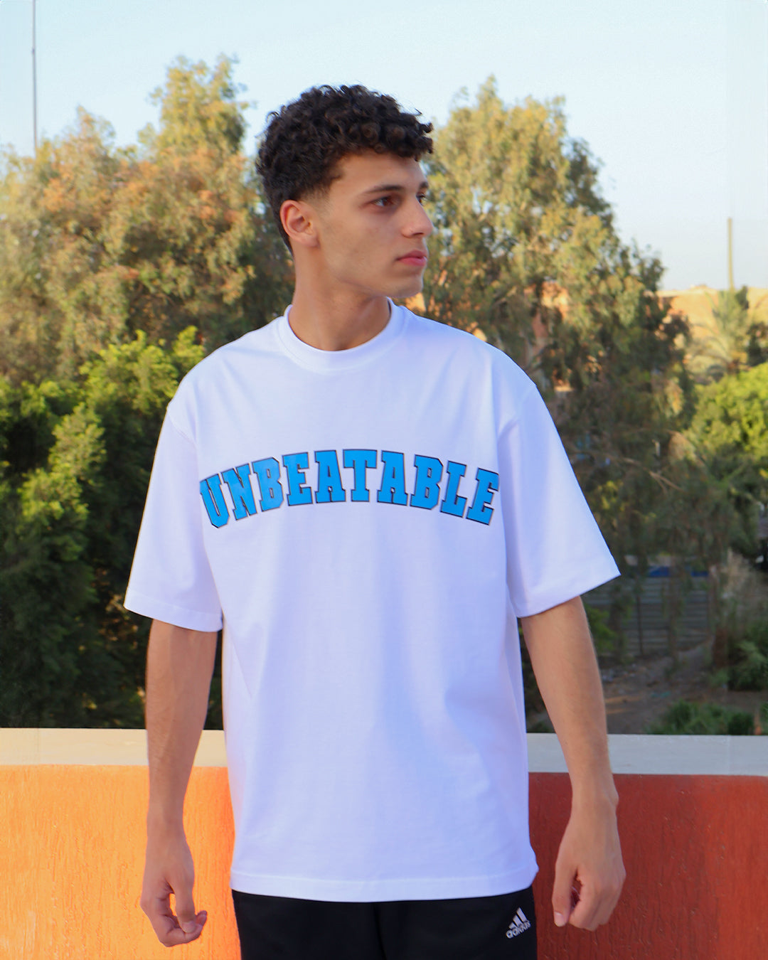 Oversized T-Shirt "UNBEATABLE"
